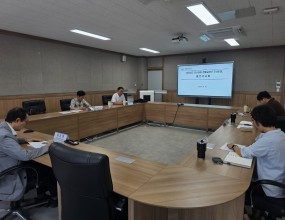 공주대학교 산학연구관에서 충청남도 탄소중립 생활실천단 구성운영 중간보고회를 개최하였습니다.  