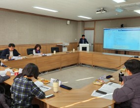 공주대학교 산학연구관 중회의실에서 충청남도탄소중립지원센터 2024년도 제2차 운영위원회를 개최하였습니다. 