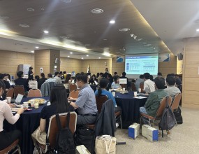 9월 1일 대천 파레브호텔에서 광역 탄소중립지원센터 워크숍을 개최하였습니다.국가 탄소중립 정책, 냉매 대체 물질에 대한 강의를 듣고 센터의 사업 사례를 공유하는 시간을 가졌습니다. 